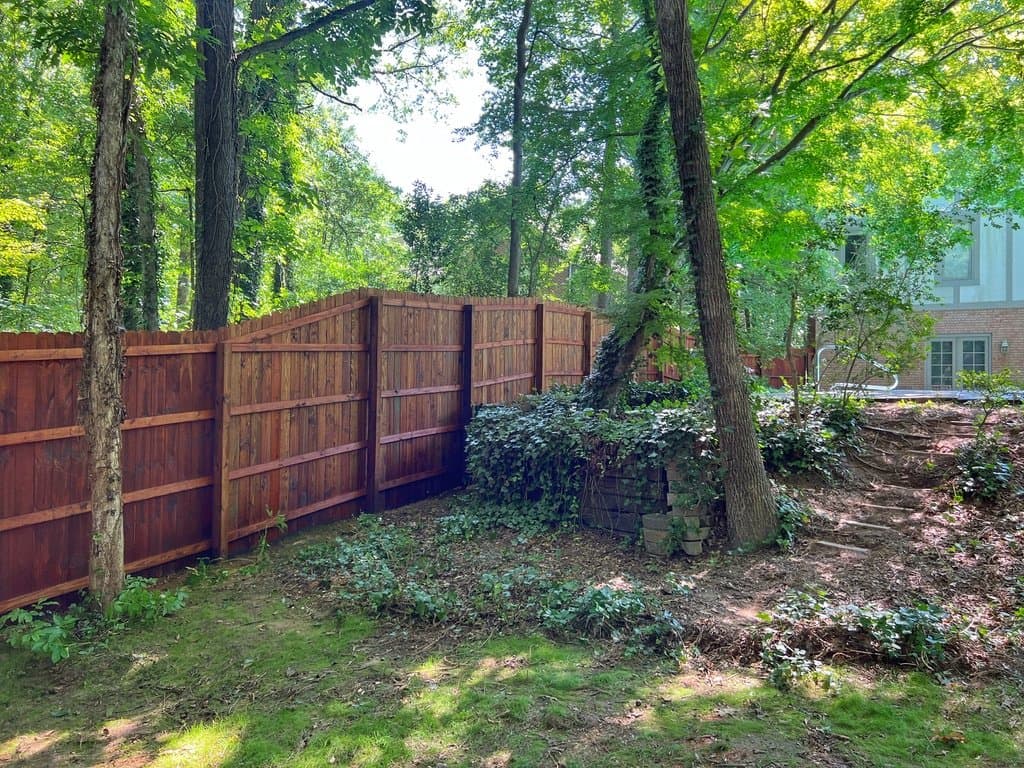 Privacy fence stained in Mahogany